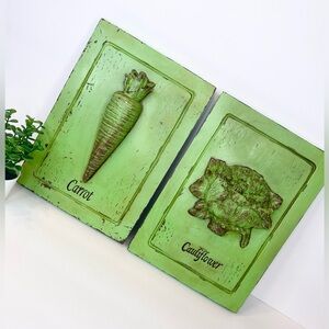 Green Vegetable Wall Art Set 3D Chalkware Hanging Carrot Vintage Style Plaque